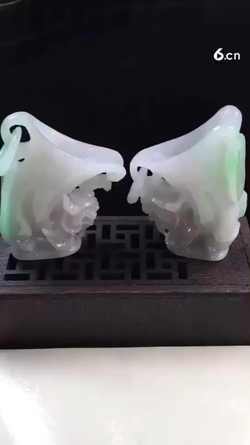 一对龙杯