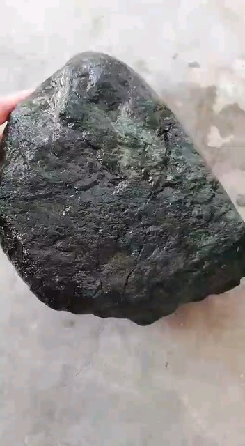 怕不值得付运费  非让敲一锤子