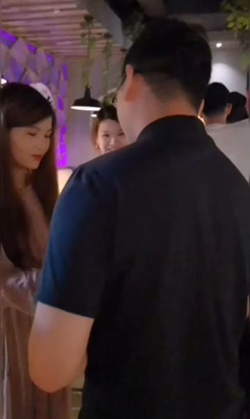 单身太久了~第一次去相亲~