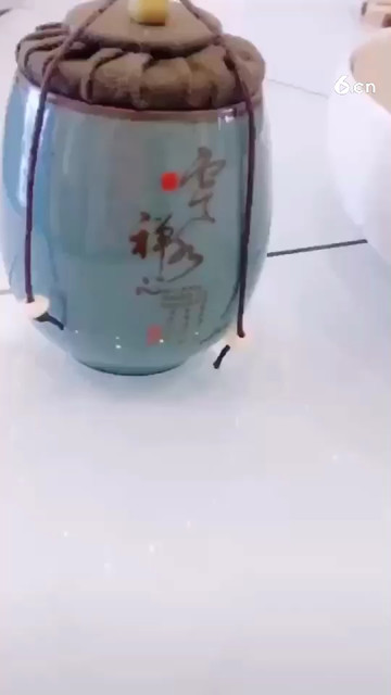 在一壶茶面前，世界安静了下来