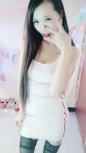 假装，，，开心