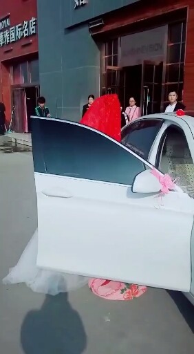 出发酒店了等会看看伴郎团