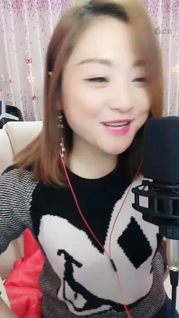 这个主播说她饿了