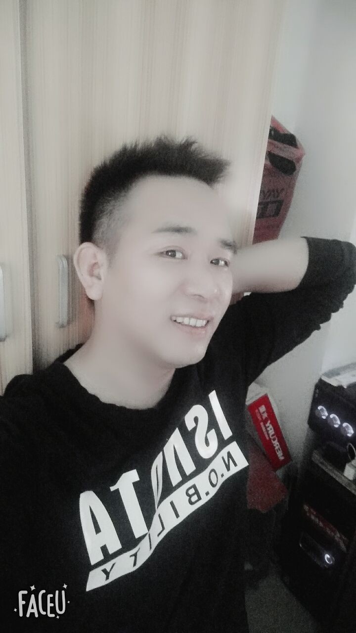 低调二少爷的主播照片