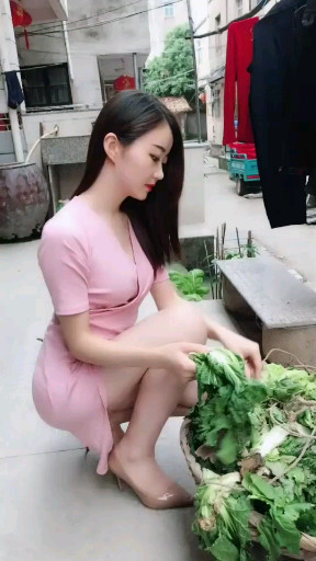 这个美女你喜欢吗？喜欢就点赞吧