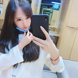 小小凡👑爱唱歌🎤主播照片