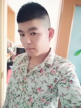 暖男兵哥哥主播照片