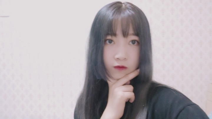 凤卿*暂退的主播照片