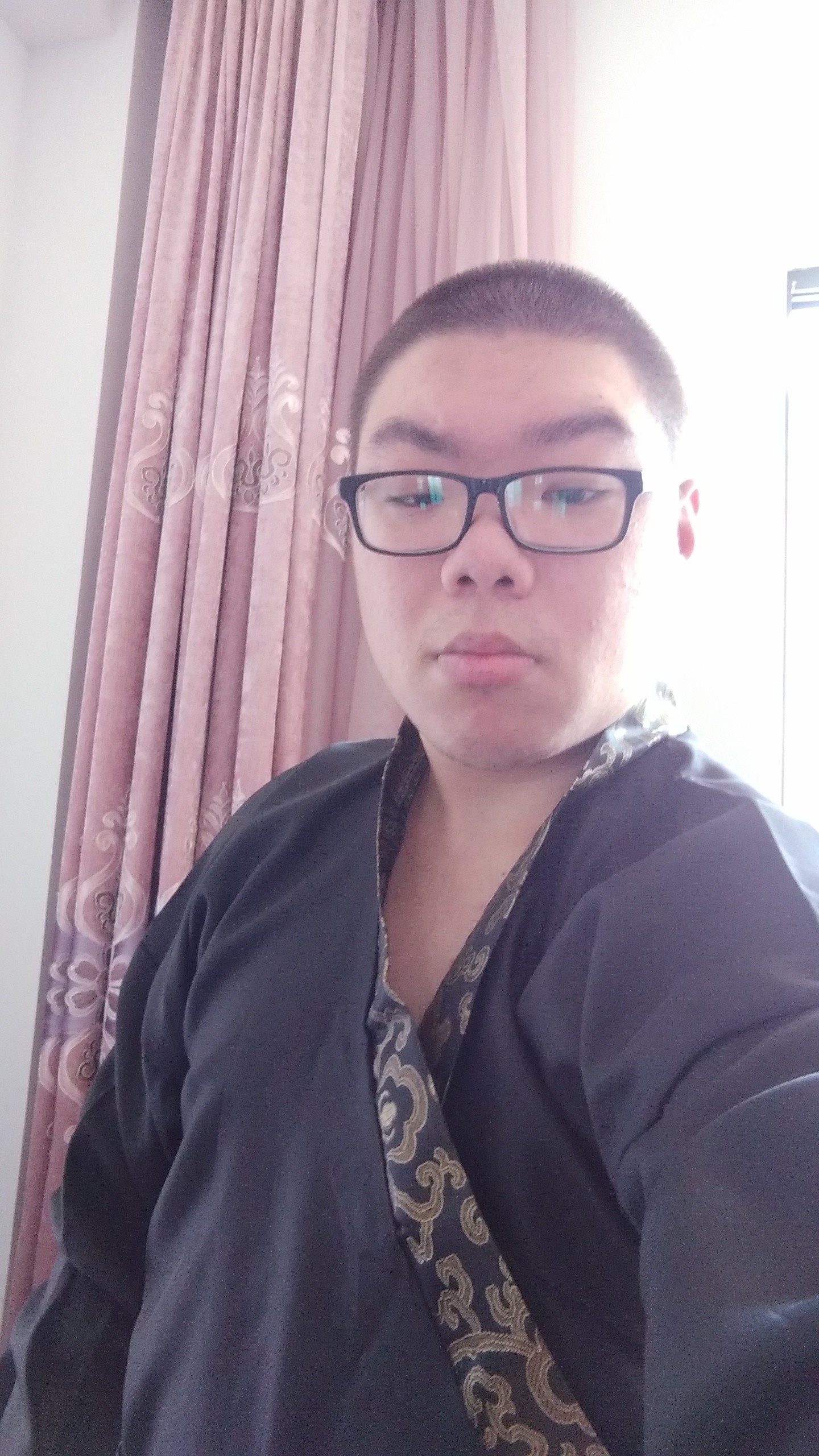 青春的小小孩的主播照片