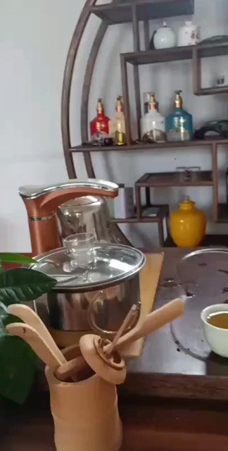 喝茶聊天