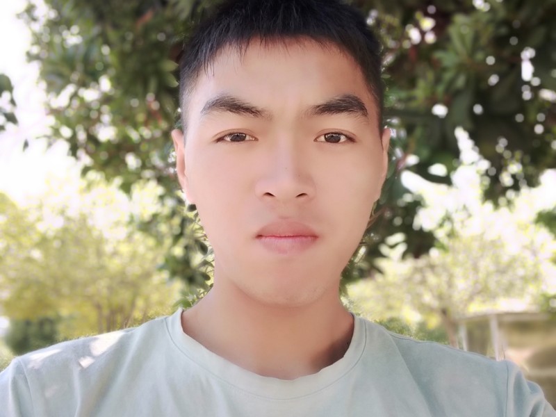 老铁爱表演的主播海报