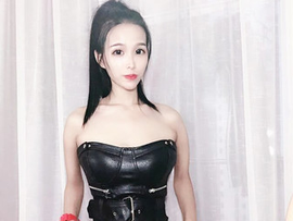 彝族歌王主播照片