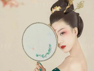 懶洋洋的主播照片