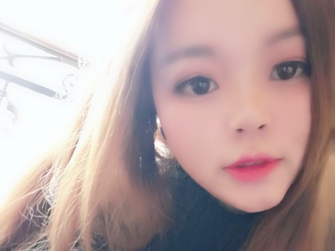 Y.稚幼海报