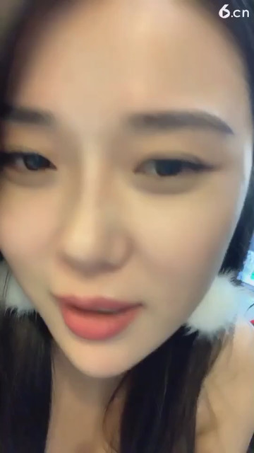 放 vv，