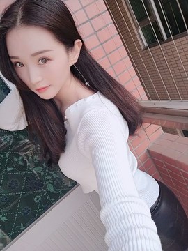 请收索18500房间主播照片