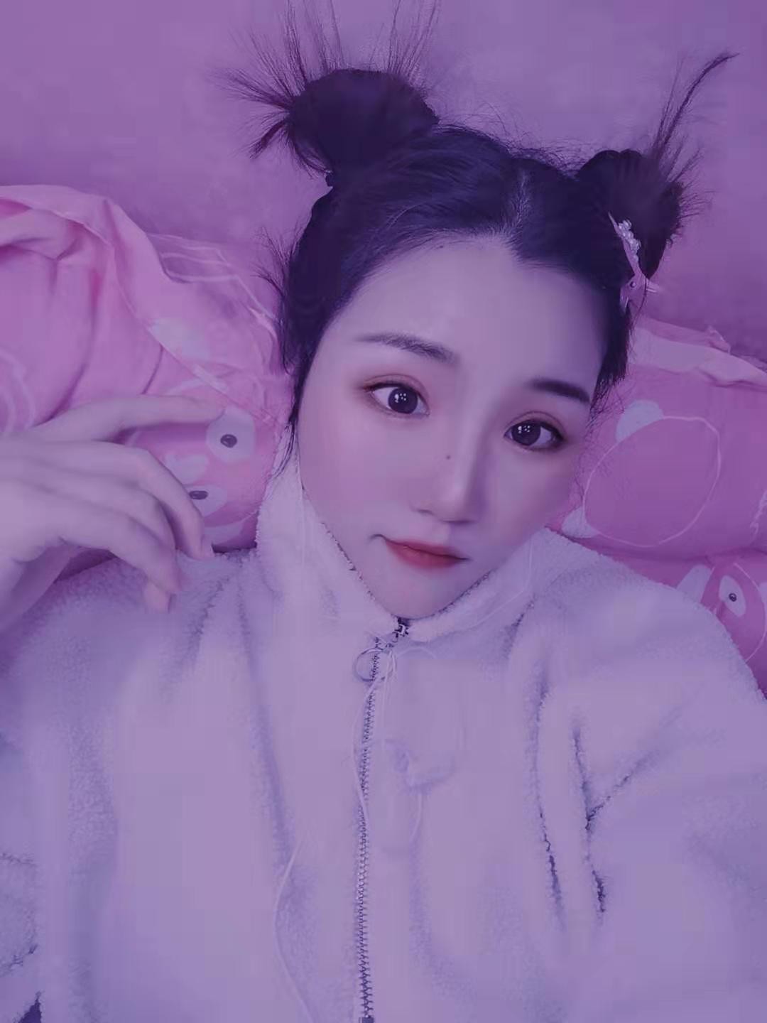 燕子朝六晚五主播照片