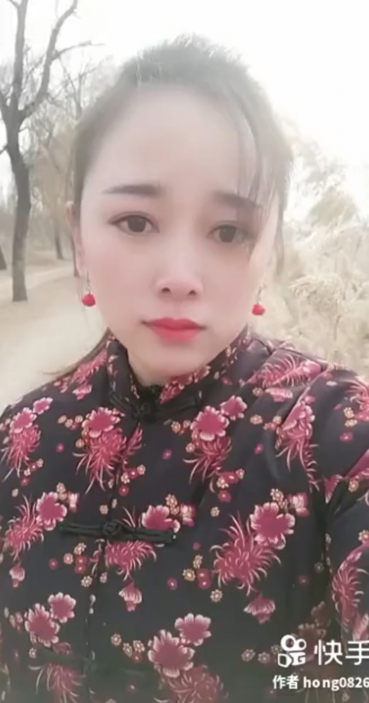 何处不相逢