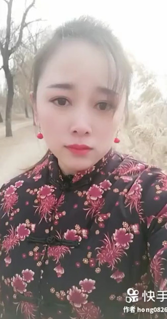 何处不相逢