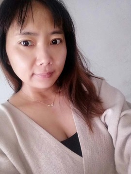 小草的大宝主播照片
