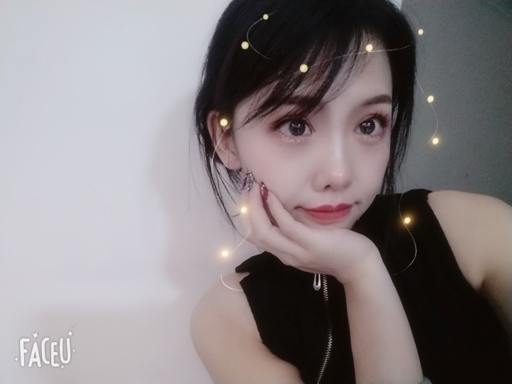 新人小九姑娘的主播照片