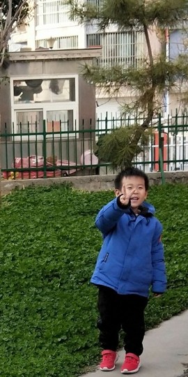 王炸带四个2主播照片