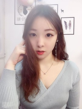 阿狸～爱唱歌主播照片