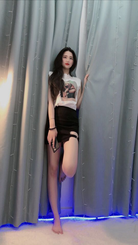 新人小九求关注的主播照片