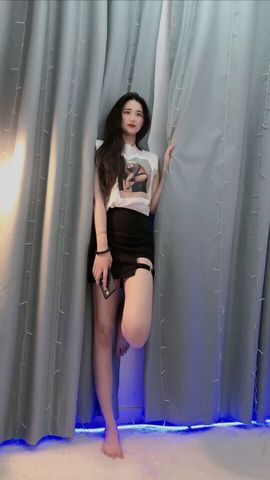 新人小九求关注主播照片