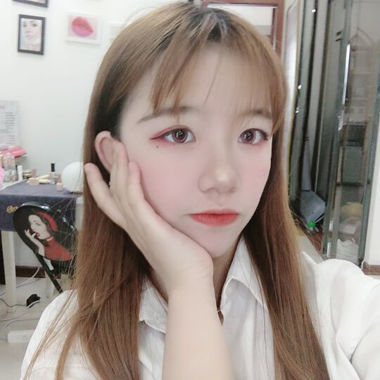 吖呃呃呃～的主播照片