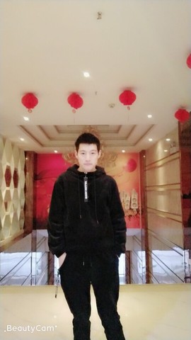 福州小哥哥林辉04主播照片