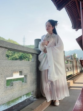兔兔，汉服主播照片