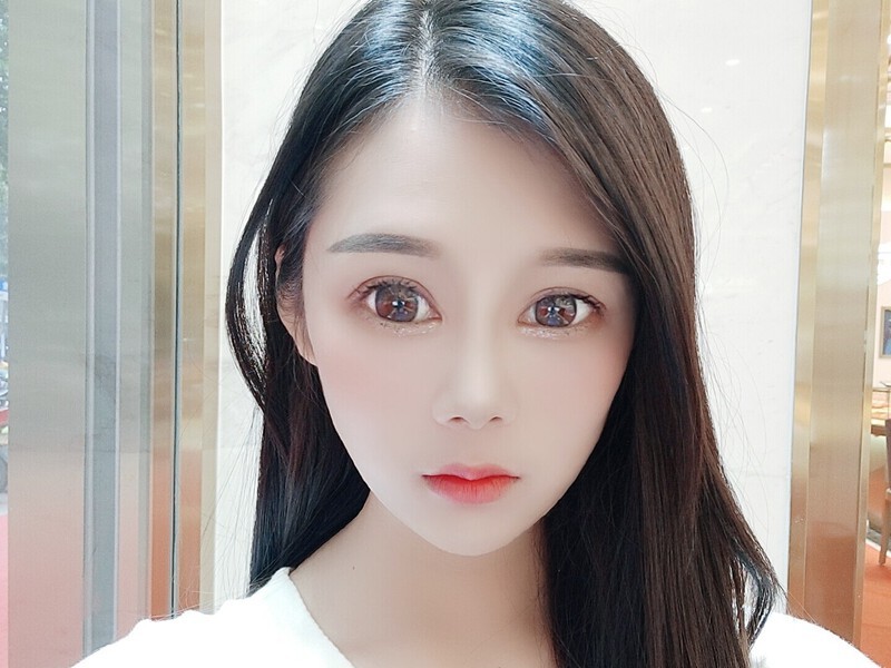 张依依yiyi的主播海报