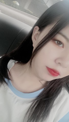 蓝妖精爆米花主播照片