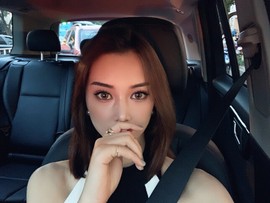 逐光路主播照片