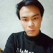 清歌遥望月