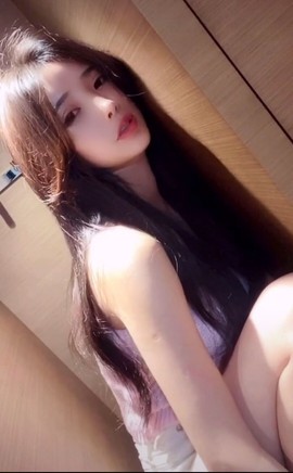 陆七萬主播照片