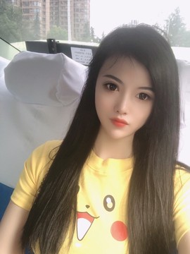三三暂退主播照片