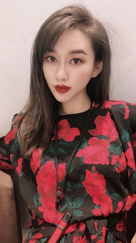 瑞木林莎主播照片