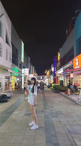 嘿暂离主播照片