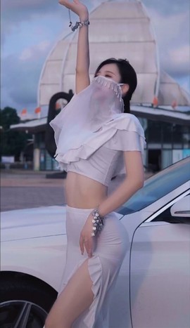 陆七萬主播照片