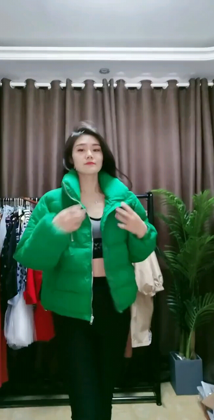 酒吧里再靓的女
