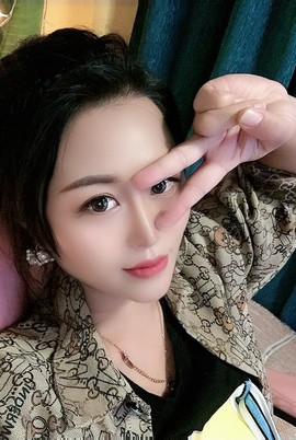 梨莎挺住啊主播照片