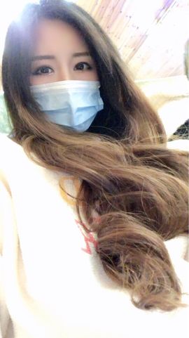 依芝の自闭中主播照片