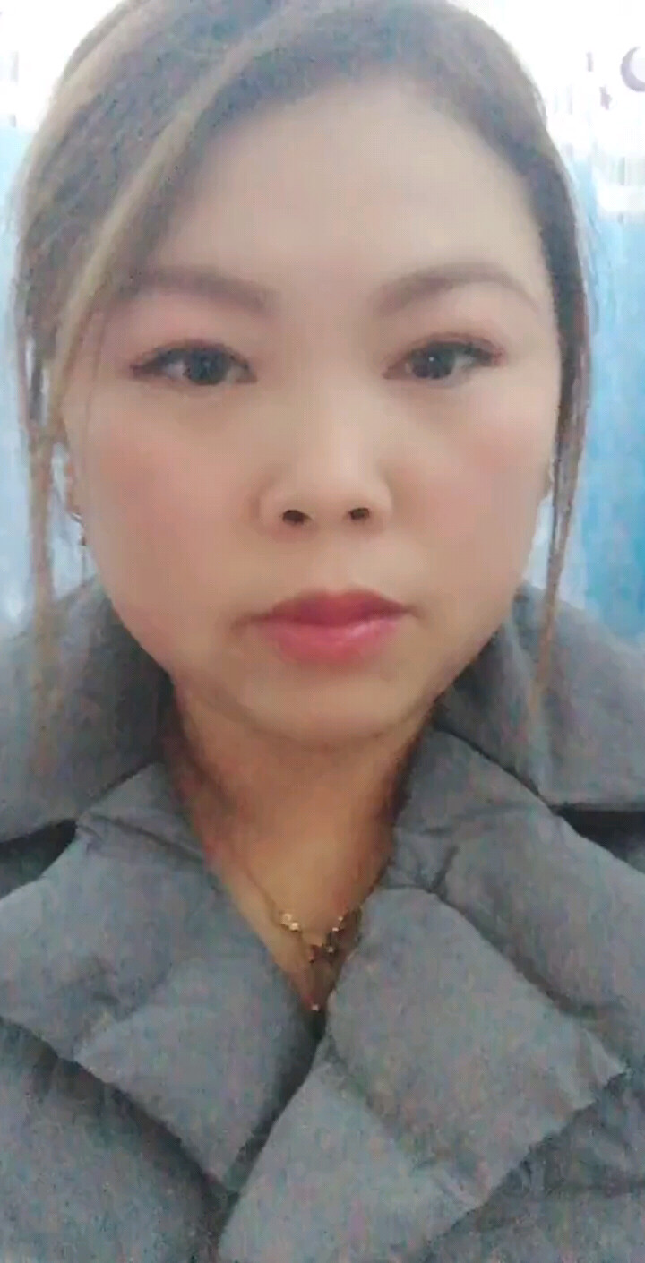 谁