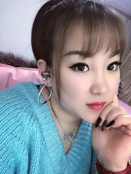 仟亿加油主播照片