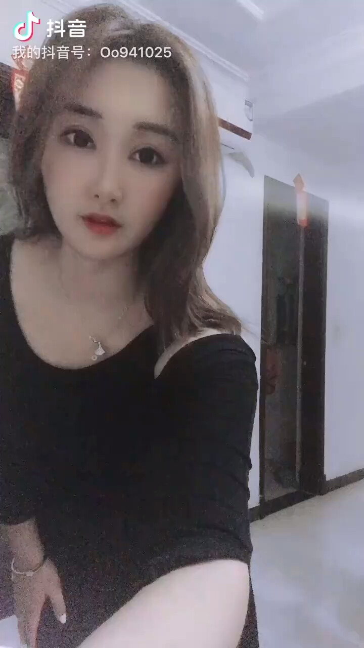 /白眼艾玛，终于像个