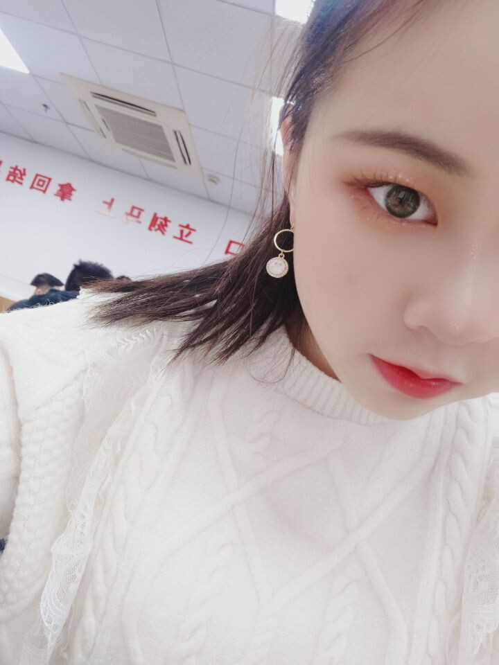 蓝妖精爆米花的主播照片