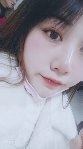 白休息中主播照片