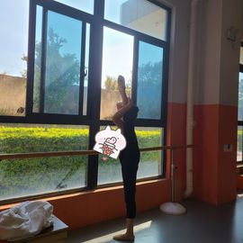 嘿暂离主播照片